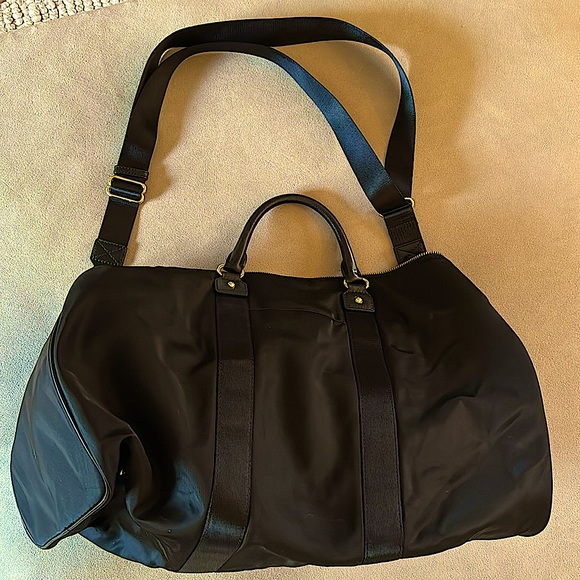 Michael Kors Black Weekender Overnight Bag w Gold Hardware, Great Condition - Picture 3 of 5